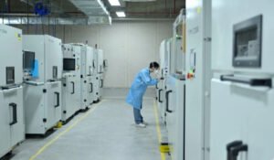A manufatura aditiva está cada vez mais integrada aos ambientes de produção industrial, conectando engenharia, qualidade, automação e manufatura digital.
