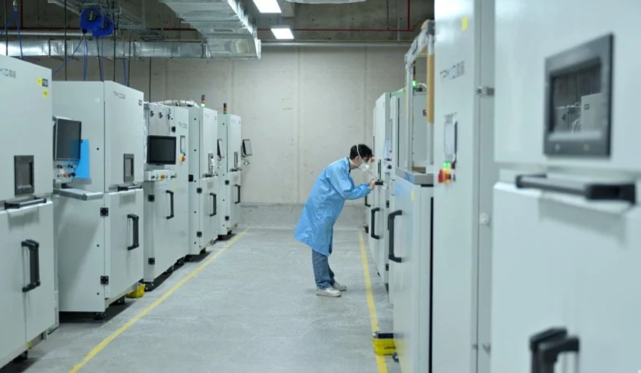 A manufatura aditiva está cada vez mais integrada aos ambientes de produção industrial, conectando engenharia, qualidade, automação e manufatura digital.